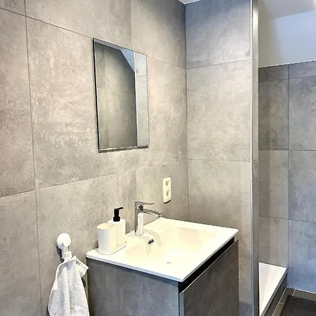 Les T4 アパート *